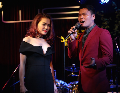 Phòng trà TP Hồ Chí Minh thời ế khách ảnh 1
